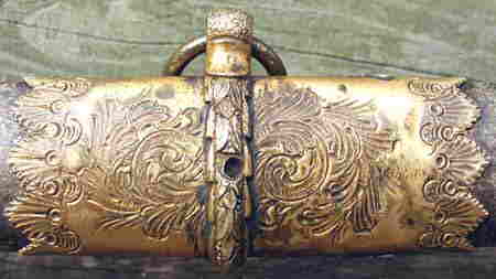 Reverse Of Middle Scabbard Band
